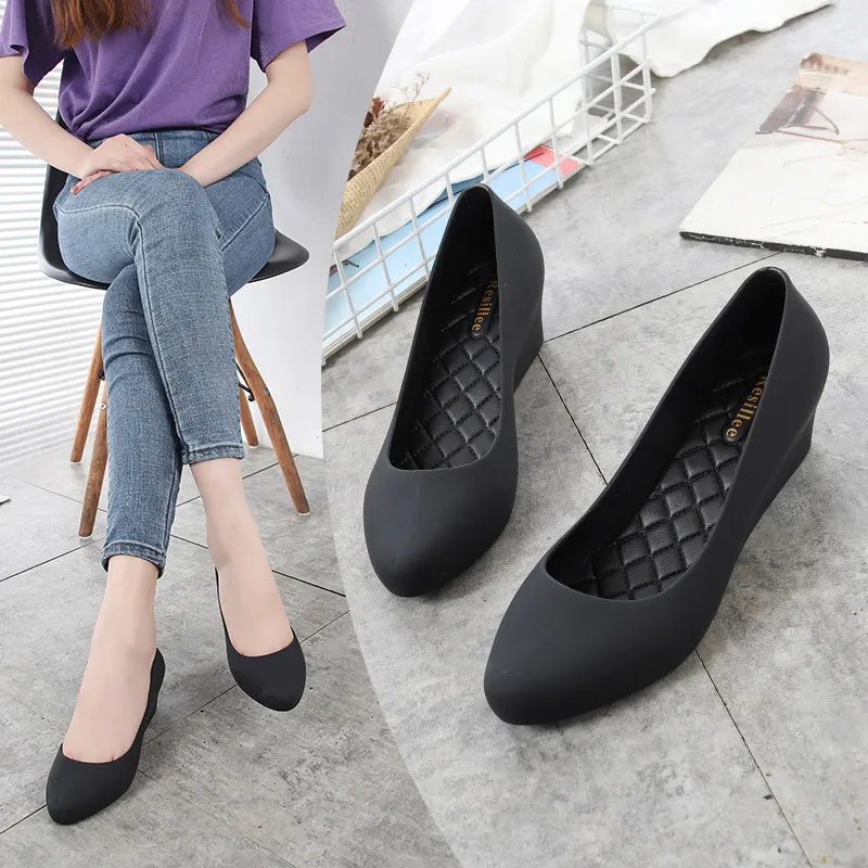 Women's Mid-heel Toe Waterproof Rubber Non-slip Flat Pumps - Black