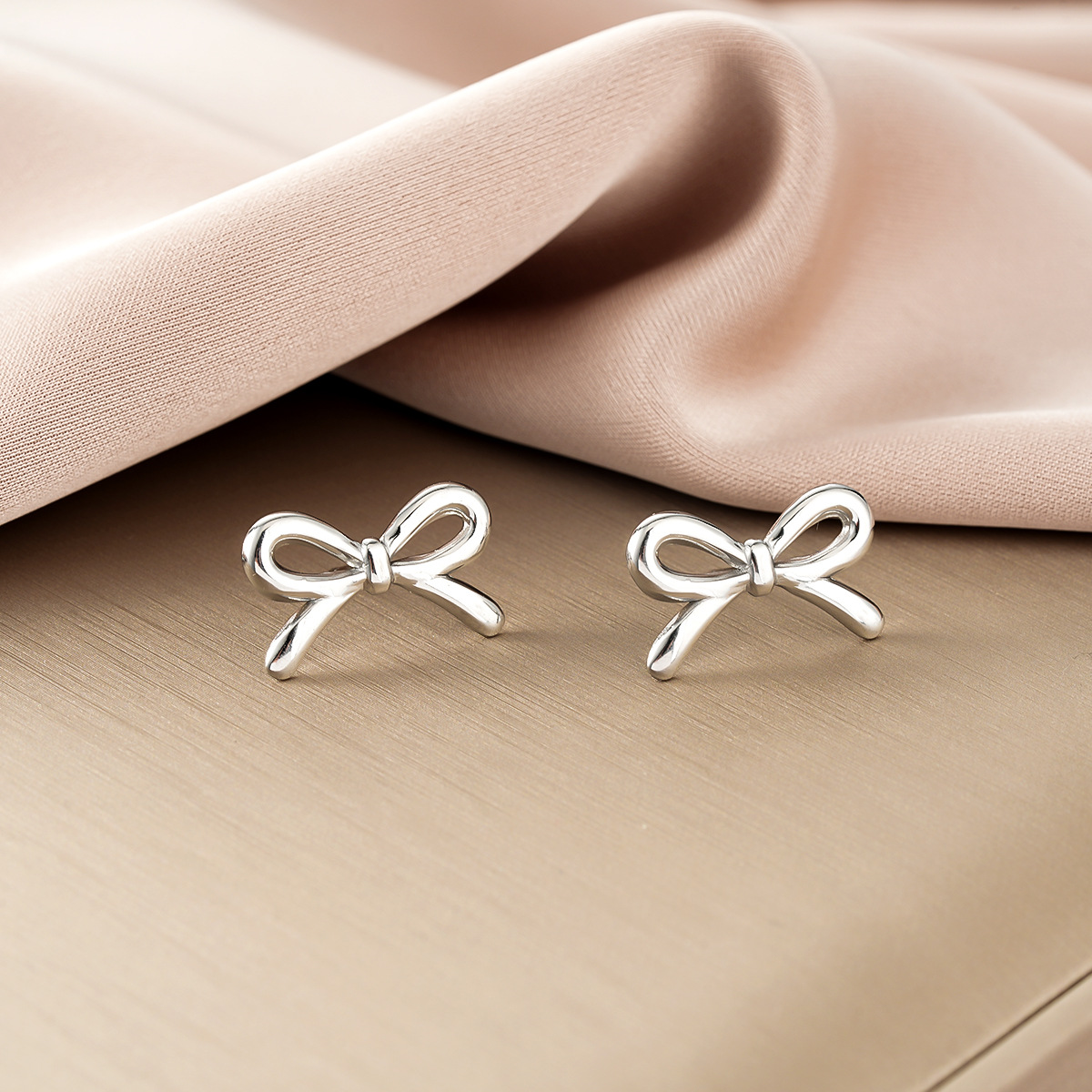 New Arrival 18K Gold Oval Titanium Steel Earrings, Unique Geometric Heart Surface Texture Stainless Steel Trendy Ear Studs