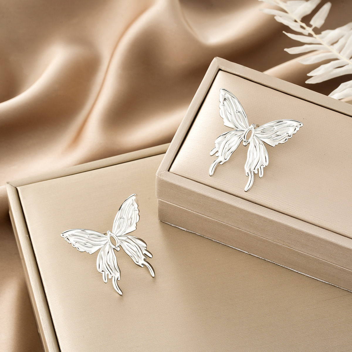 Style 53-1 Pair preview