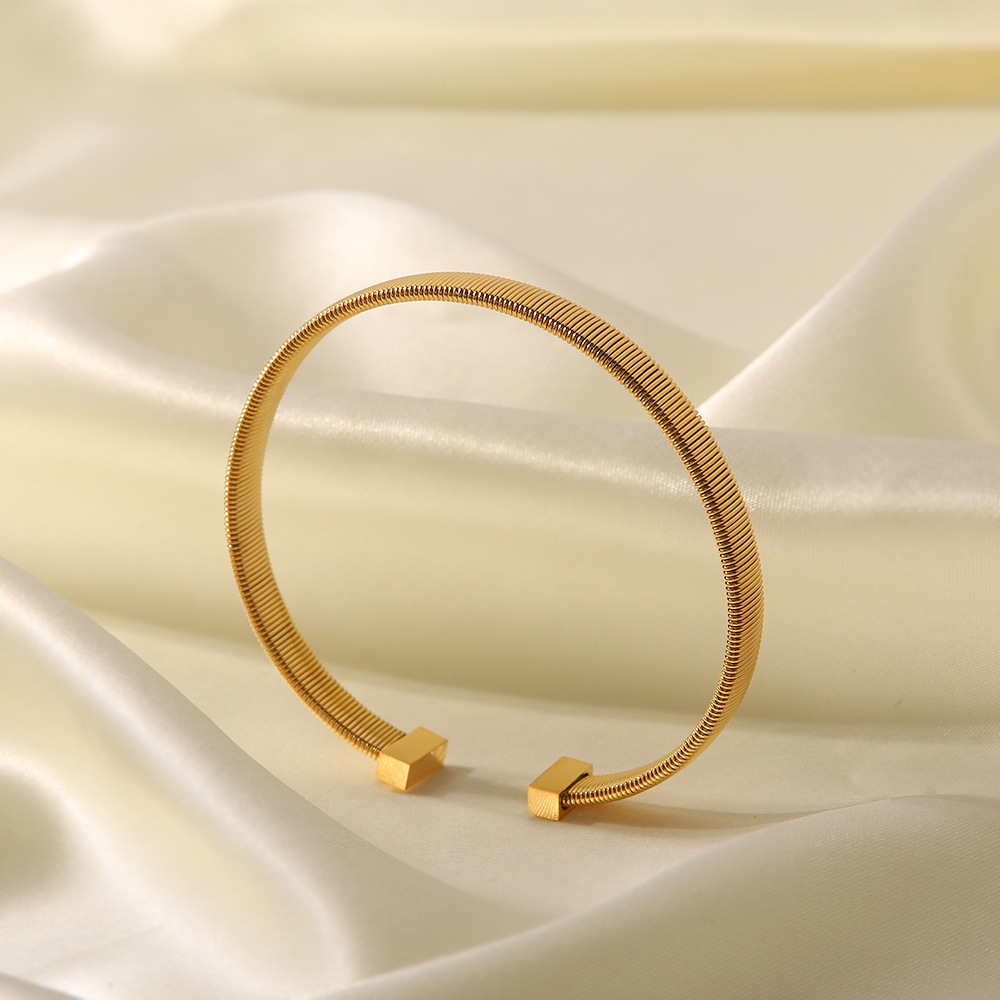 Simple Fashion Versatile Design Stainless Steel Non-fading 18K Gold Bracelet
