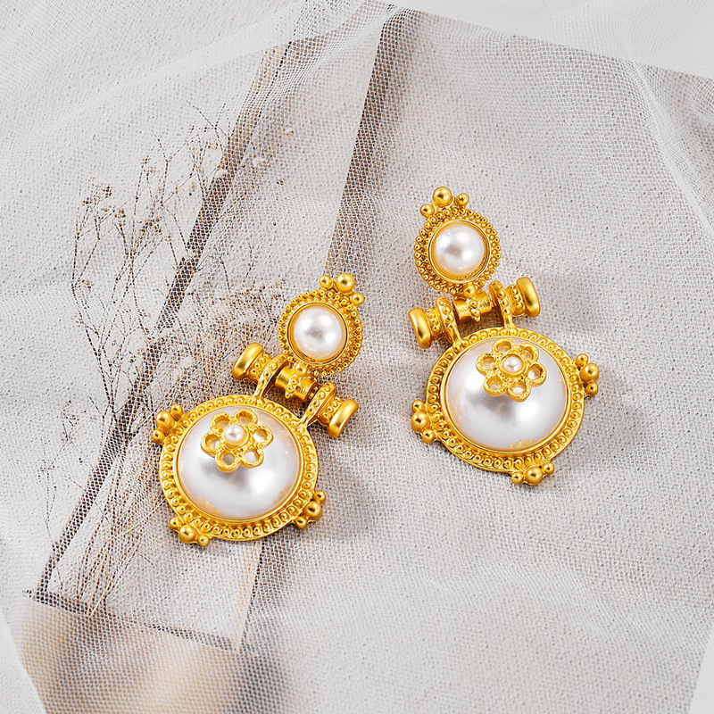 Autre vue des boucles à strass