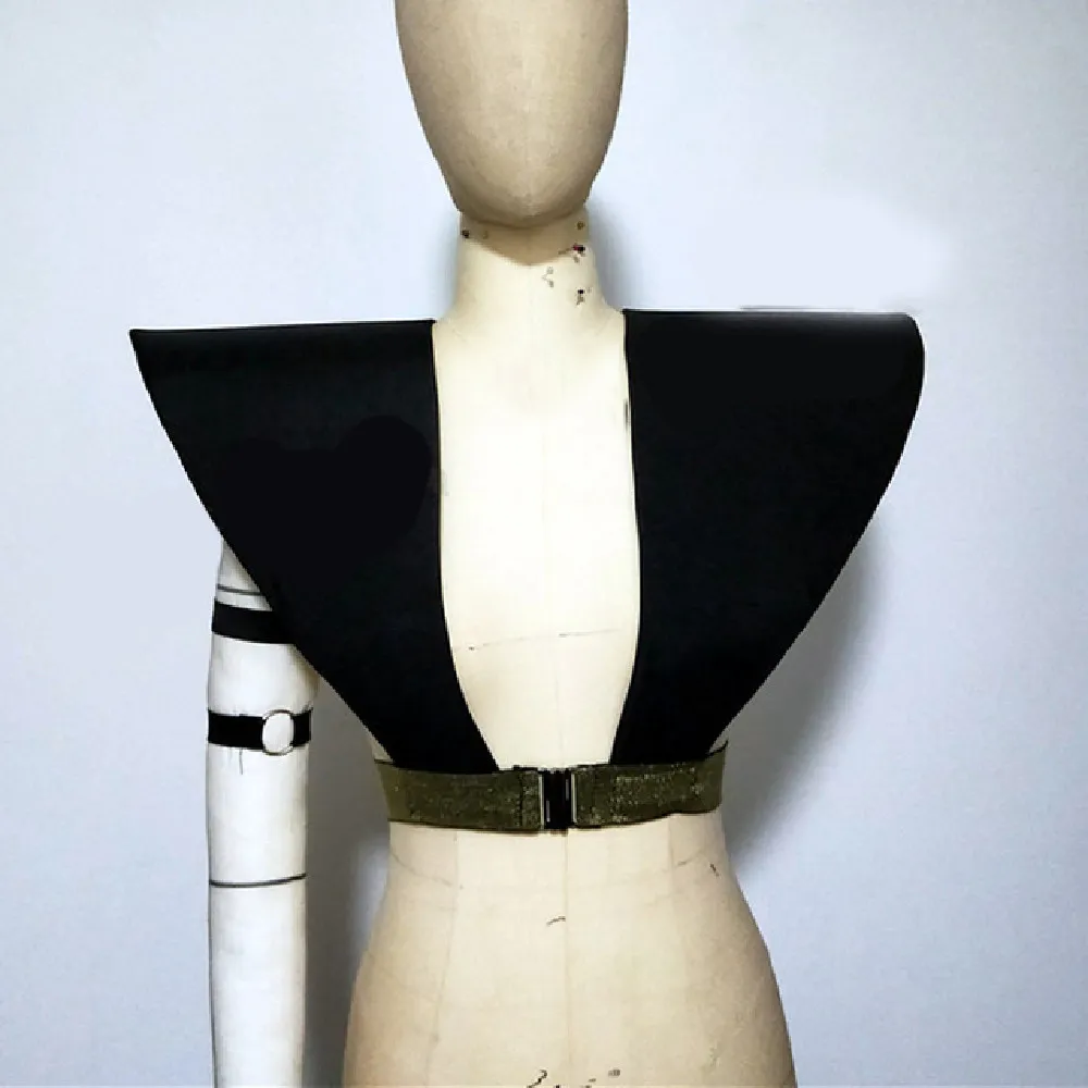 Men's And Women's Jackets And Shoulders - Black