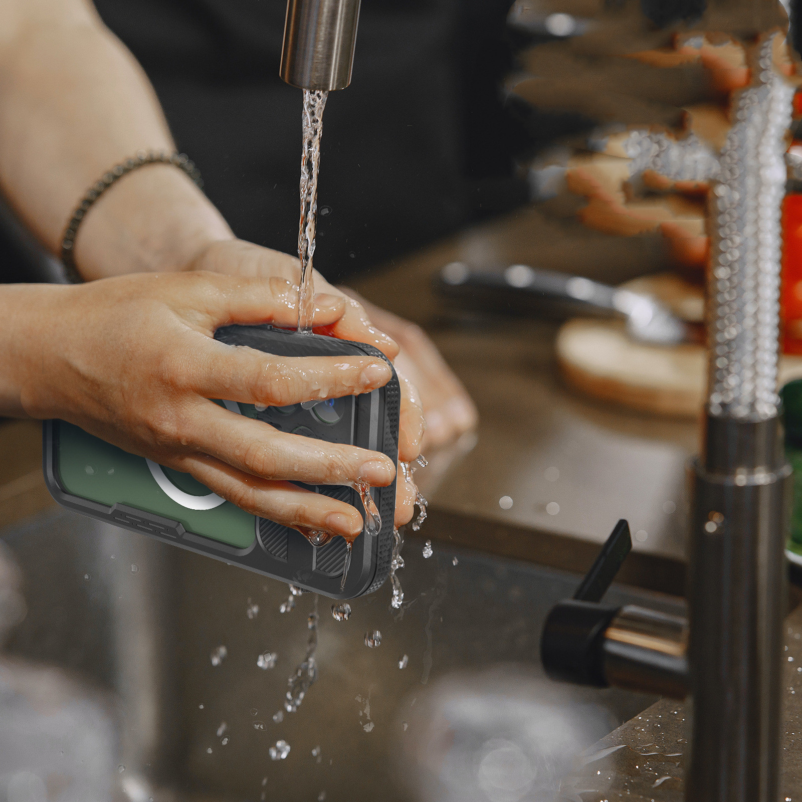 Magnetic Fully Sealed Waterproof And Dustproof Mobile Phone Case - Image 3