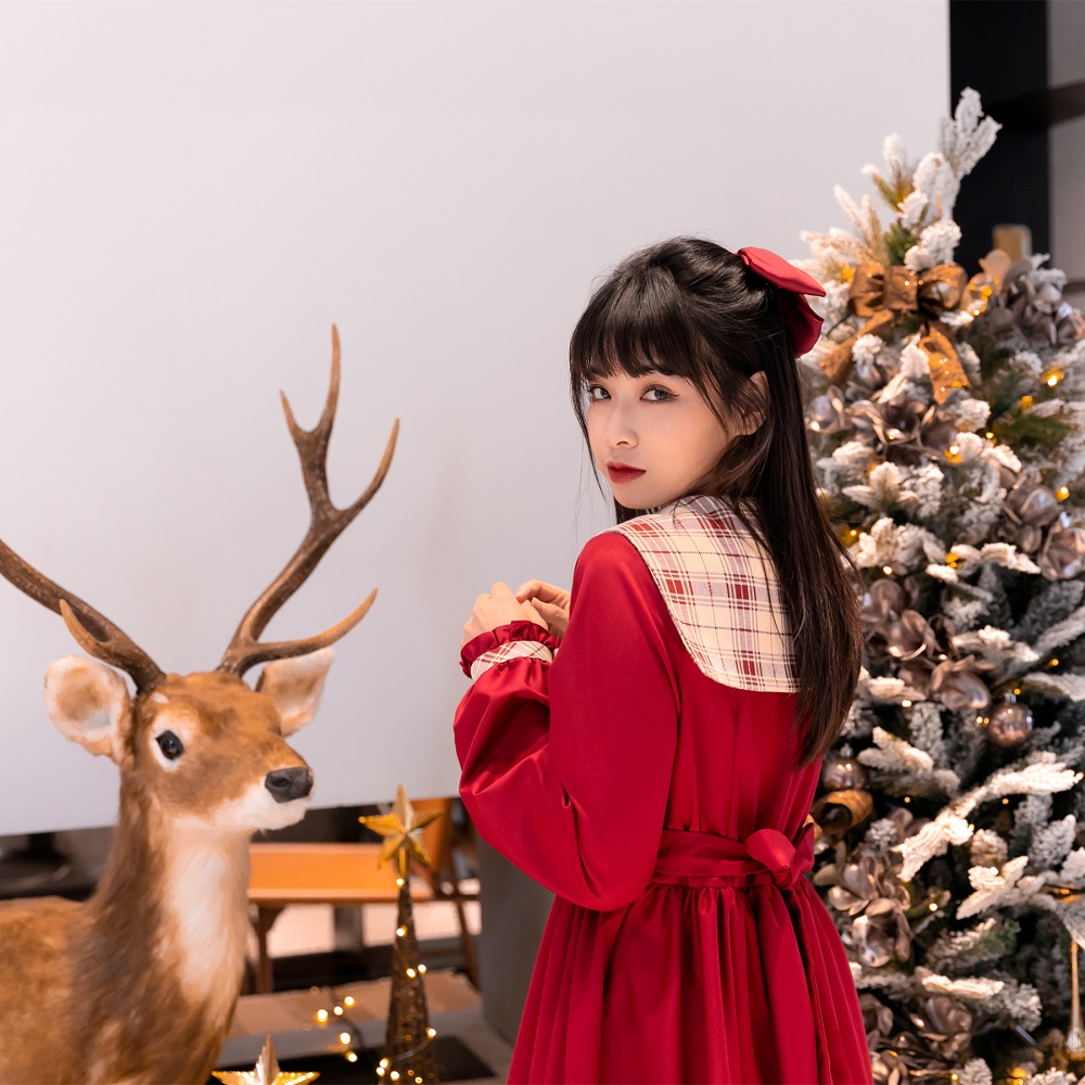 Sweet Girl's Autumn And Winter Age-reducing Old-fashioned Swing Dress