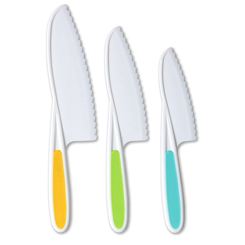 3plastic fruit knives