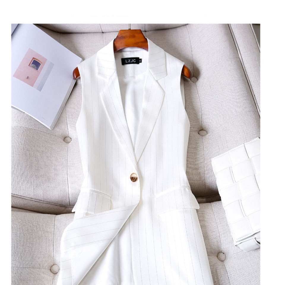 سترة نسائية طويلة بدون أكمام بتصميم صدرية