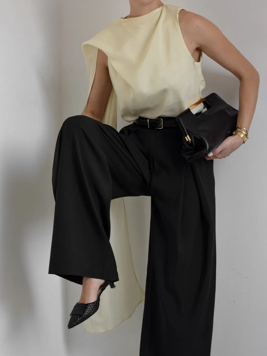 Elegant Sleeveless Solid Color Tank Top - Yellow