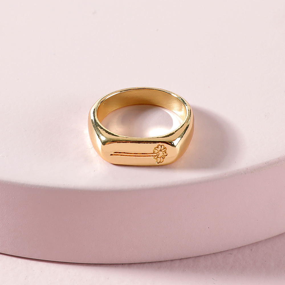 Qingdao European And American Fashion Jewelry Carved Flower Metal Ring