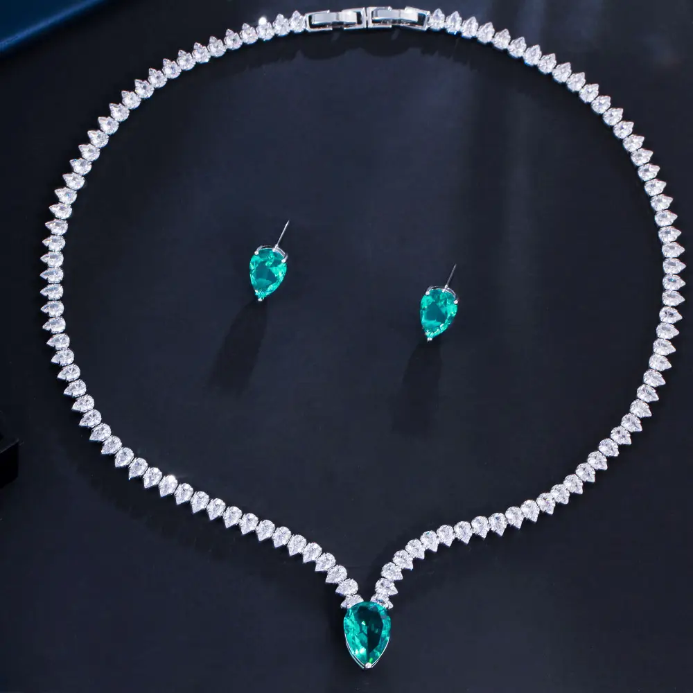 Ear Stud Clavicle Chain Shows Thin Zircon