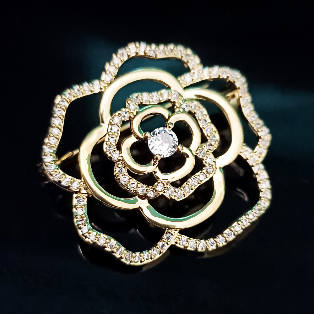 Title 3, High-grade Rose Hollow Brooch Exquisite Female