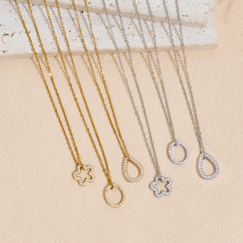 Hollow Geometric Pendant Necklace