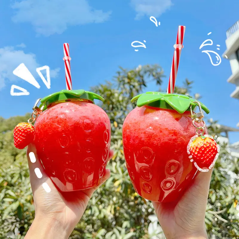 500ml Kawaii Strawberry Water Bottle Cute Straw PP Milk