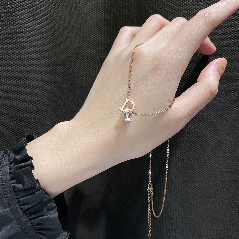 Title 4, Light Luxury Clavicle Chain Colorless Titanium ...