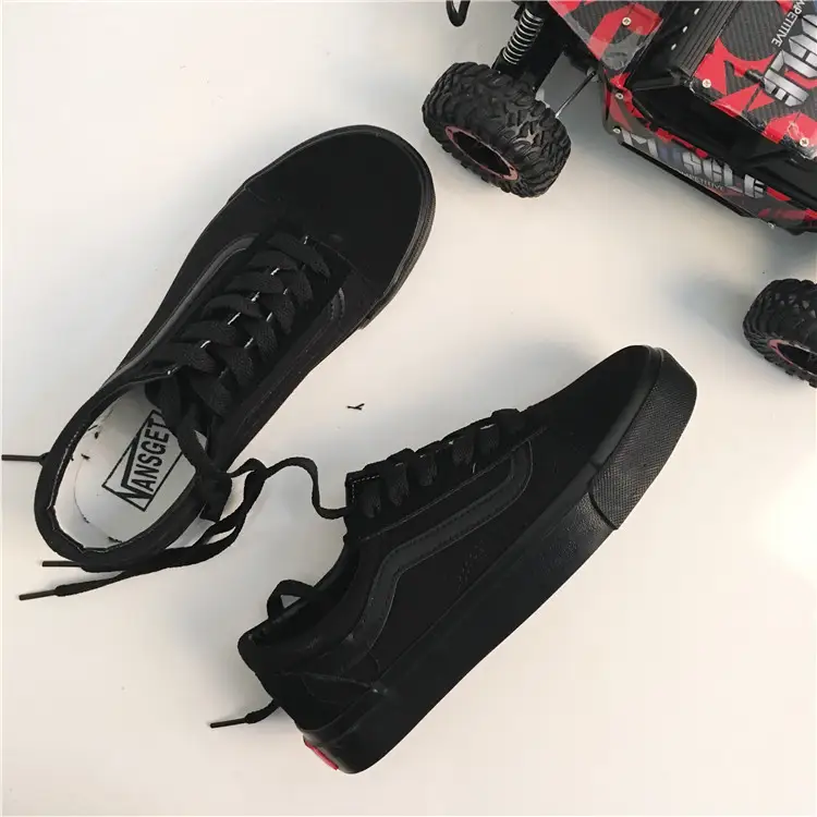All black canvas shoes tide