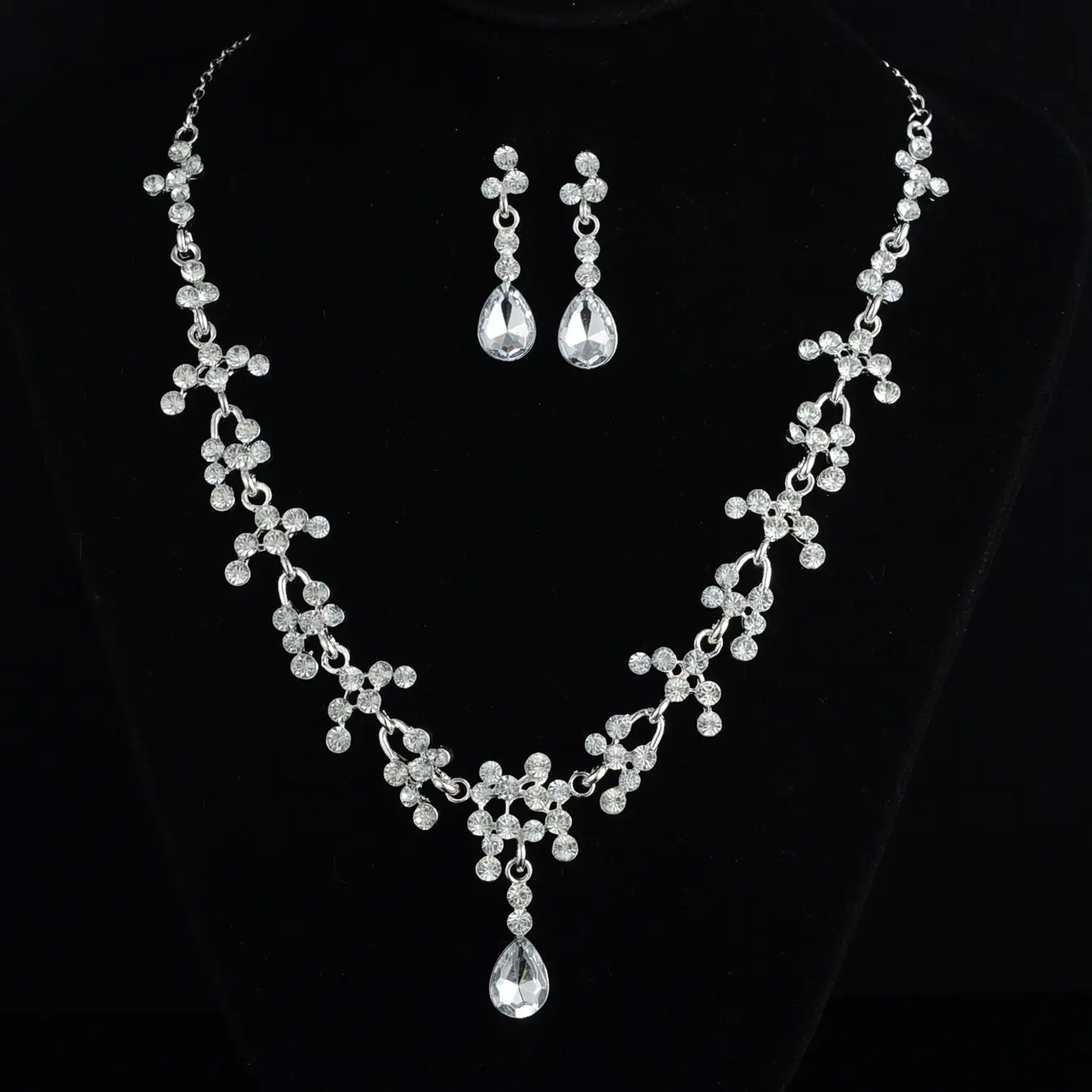 Bridal jewelry, necklace, earring set, wedding dress
