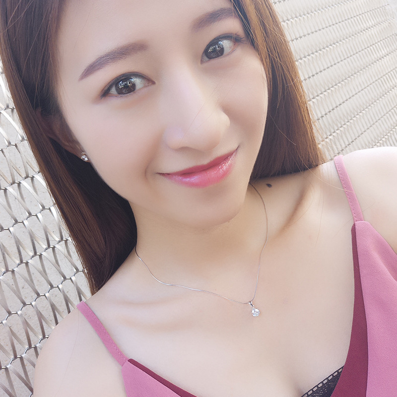 Inlaid six prong pendant