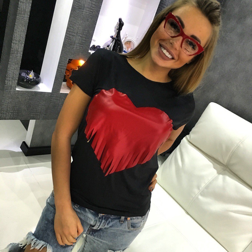 Heart-shaped fringed short sleeves