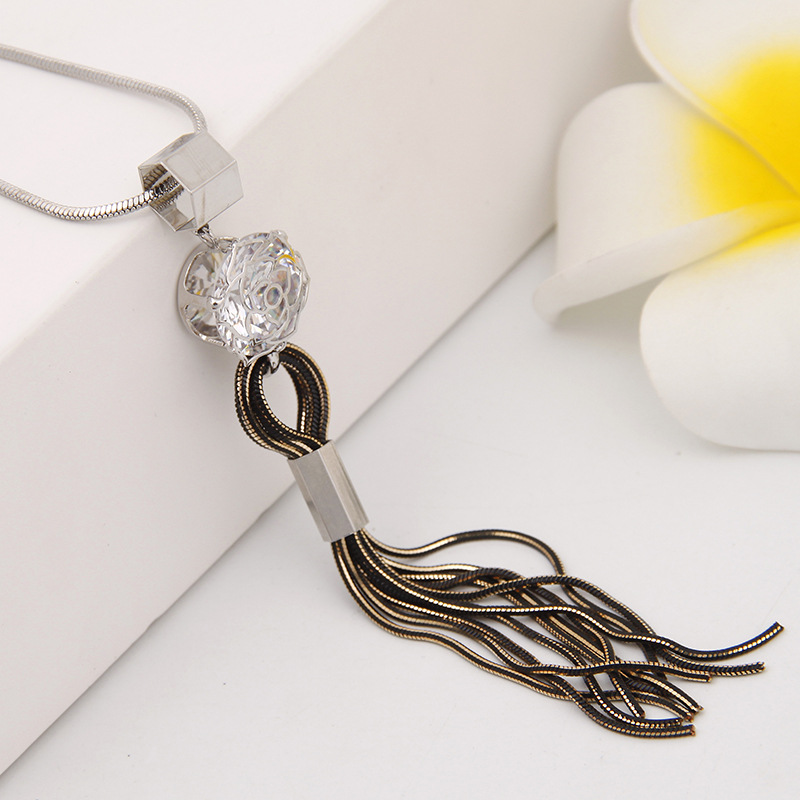Flower fringed zircon sweater chain