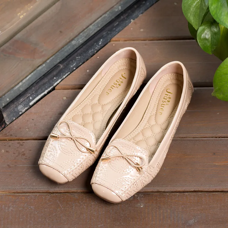 Bowknot Decoration Loafer Shoes - Apricot