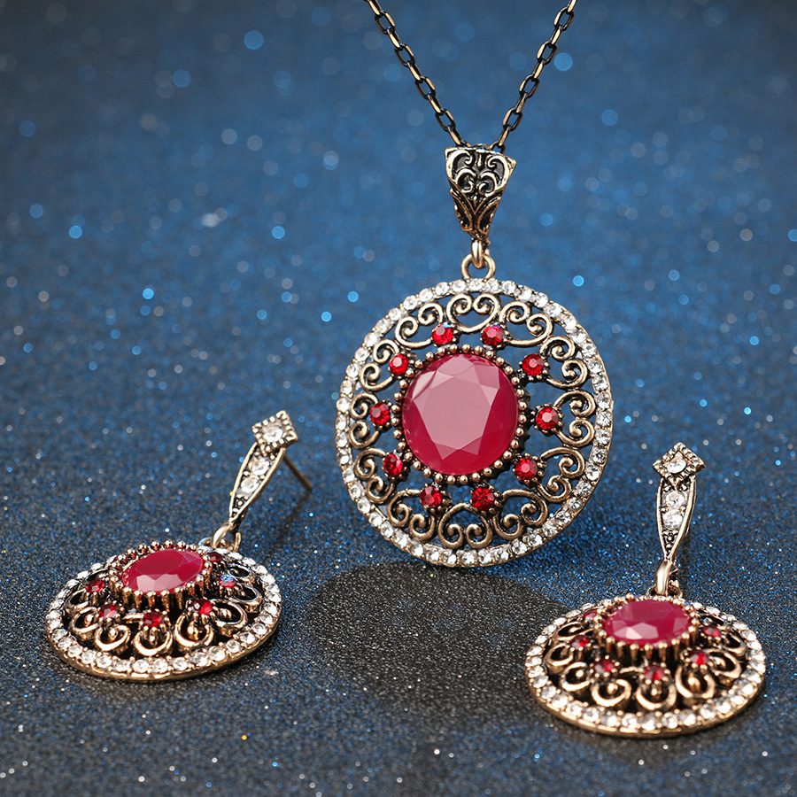 Bridal suit new style genuine Luo Yang set jewelry, hollowed out with resin, diamond necklace, earring two sets — foto 4