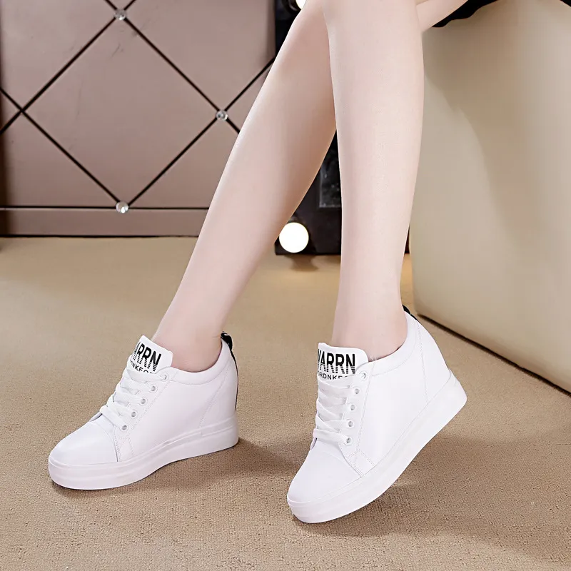 The new leisure shoes increased letter totem lace white shoes with thick bottom slope platform low shoes female - White