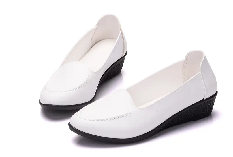 Women's solid color flat shoes