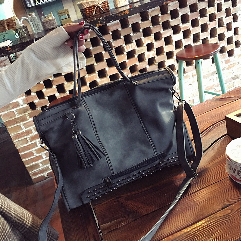 The New Spring And Summer Fashion Handbags Wholesale Trade Delicate Texture Messenger Bag Shoulder Bag Handbag Fashion All-match