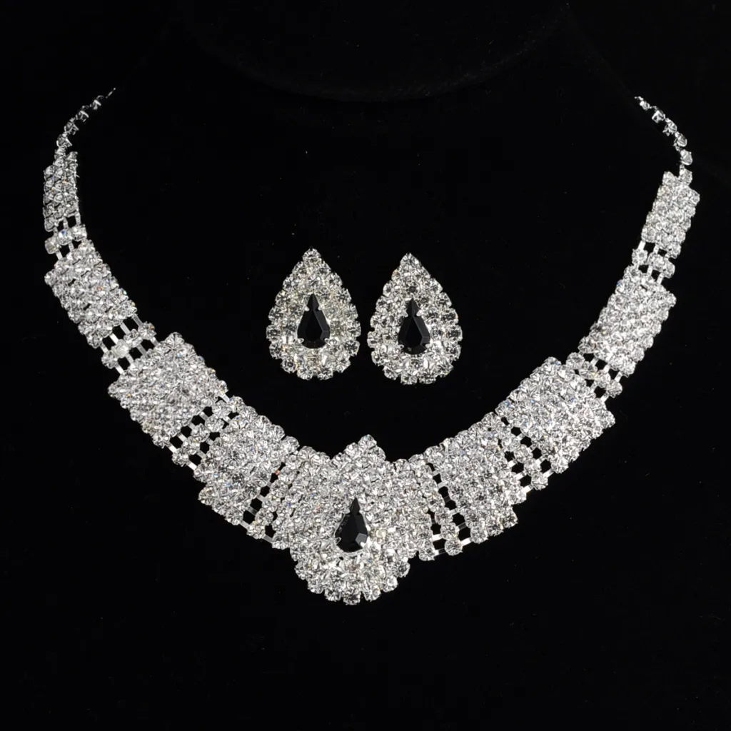 Europe And The United States Exaggerated Full Drill Bridal Suite Necklace - Black