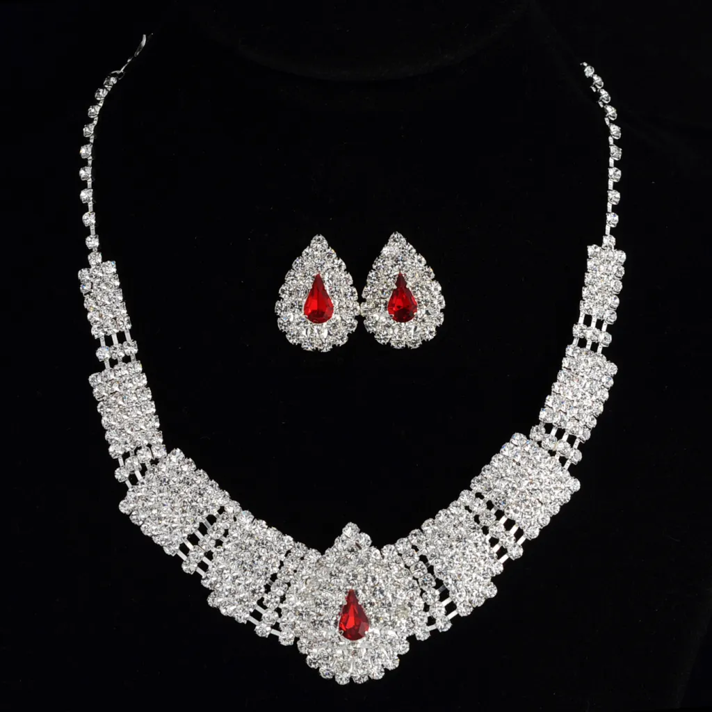 Europe And The United States Exaggerated Full Drill Bridal Suite Necklace - Red