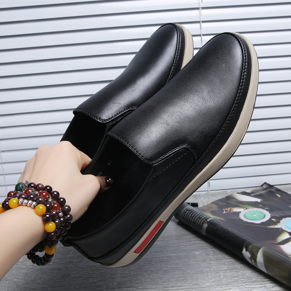 Guangzhou factory direct wholesale  leather shoes