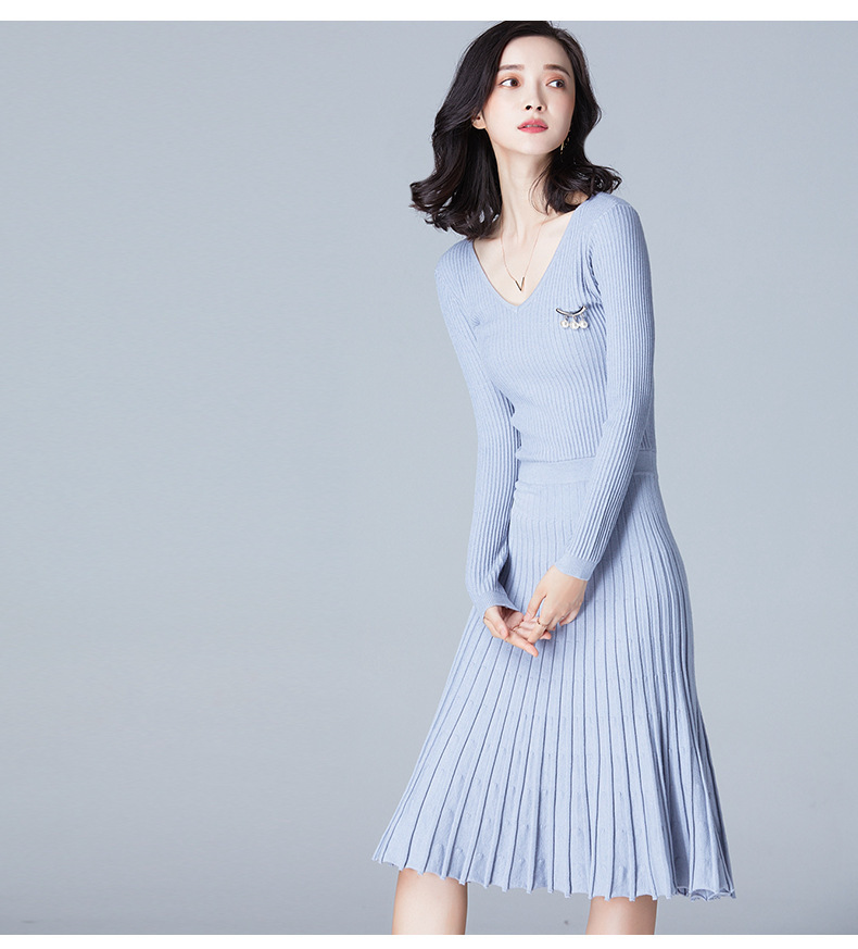 V Collar Pleated Knit Dress — foto 5