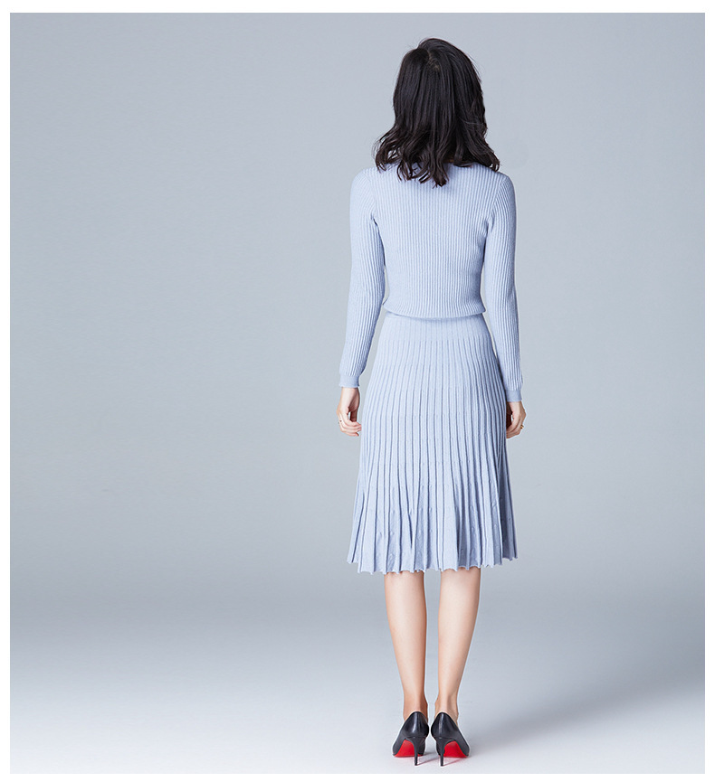 V Collar Pleated Knit Dress — foto 4