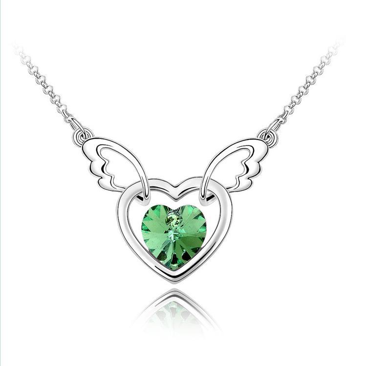 Heart shaped necklace with clavicle