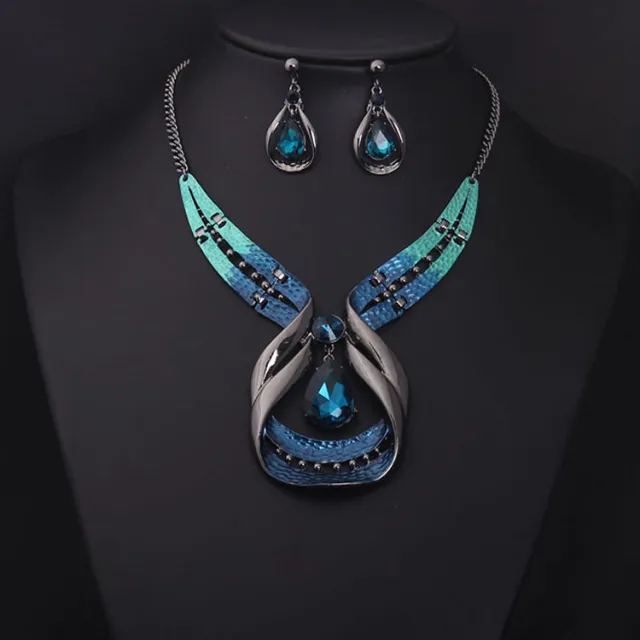 Crystal Gemstone Short Clavicle Necklace Bule - Shop at LoveMi