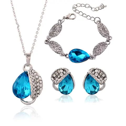 The Bride Headdress Three Set of Electricity Explosion Bracelet