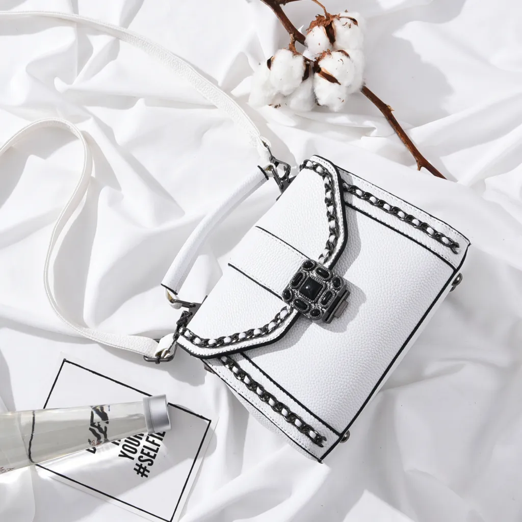 Chain shoulder bag - White