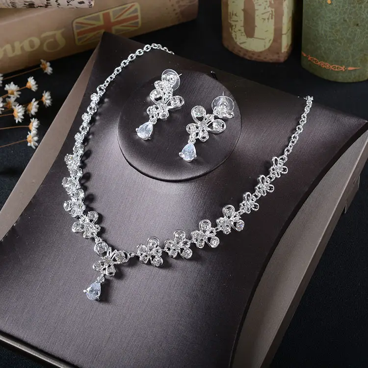 TL216 White Rhinestone Necklace Earrings Set Zircon