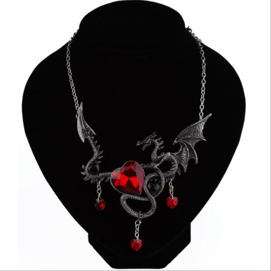 Personalized Fashion Heart-shaped Sapphire Flying Dragon Animal Raw Lantern Necklace