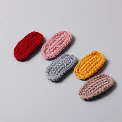 Hand knitting hairpin