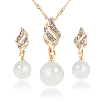 Pearl Stud Necklace Set
