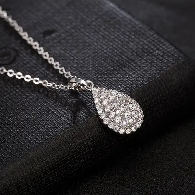 Drop-shaped Necklace