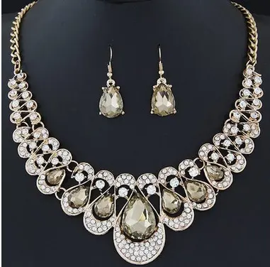 Necklace earring set