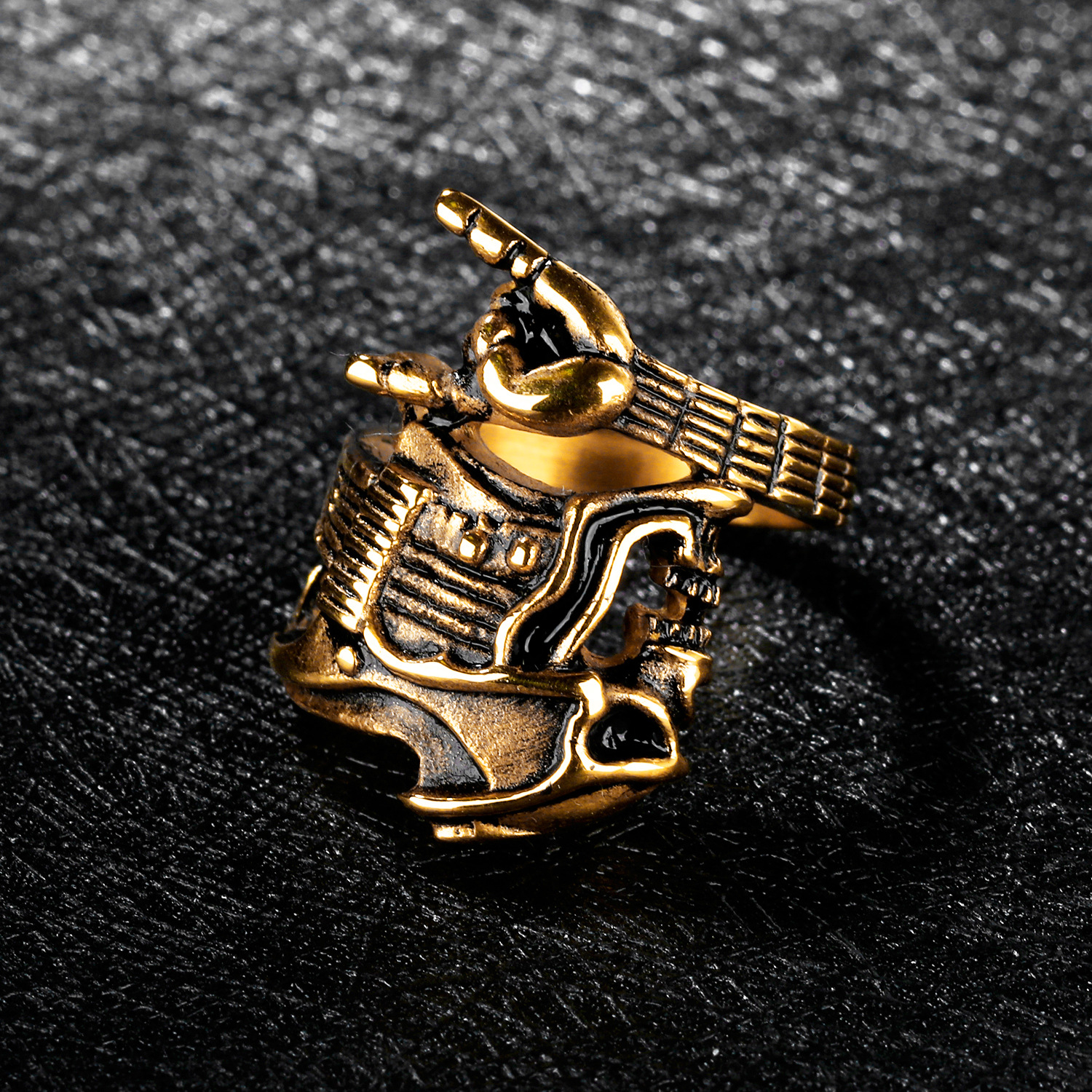 Titanium steel men's ring fashion rock hip hop skull guitar victory gesture instrument single ring — foto 9