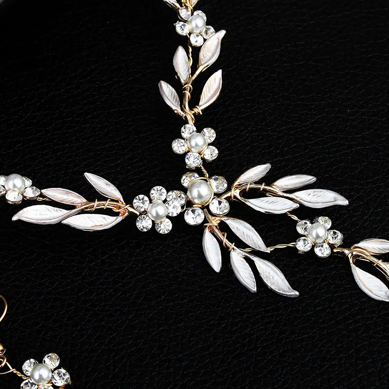Earrings necklace bridal jewelry three-piece alloy plating