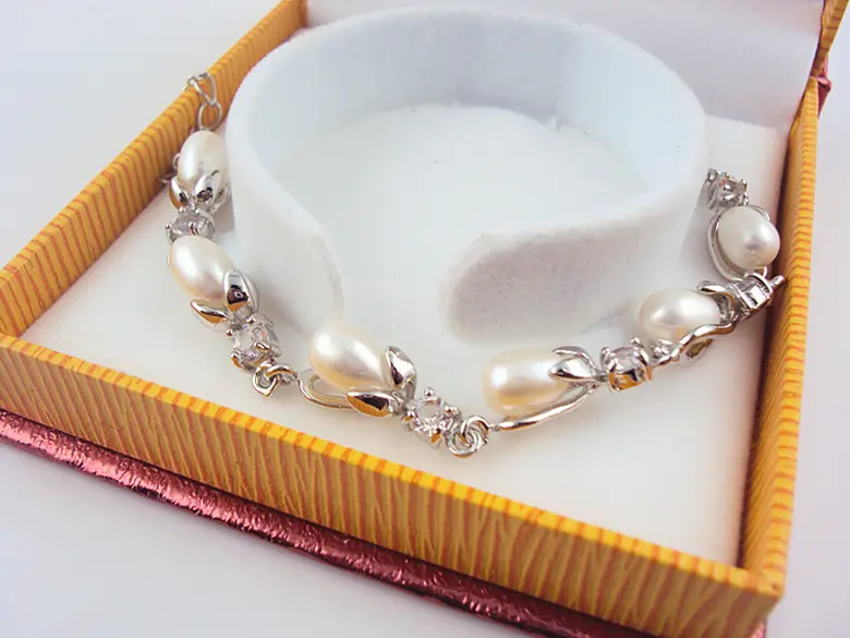 Pearl bracelet jewelry