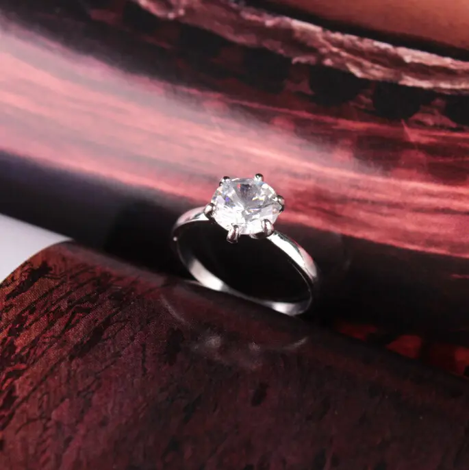 Plated 925 Silver Six-Prong Zirconia Ring High-Diamond
