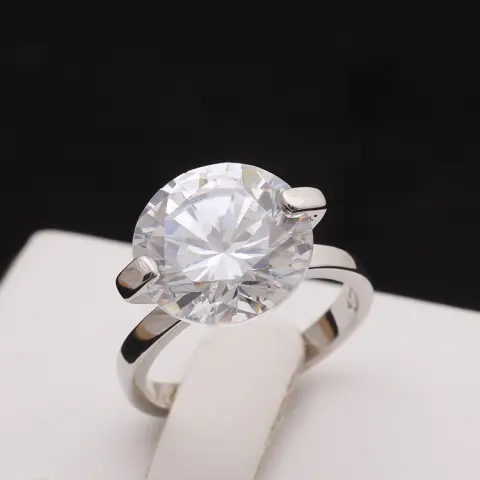 The Sun Cloud Classic Simulation Diamond Ring Woman An