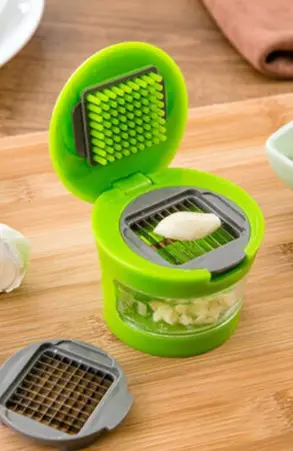Multifunction Hand Garlic Juicer Crusher Grinder Slicer Cutter Chopper