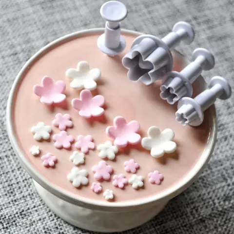 4pcs Plum Flower Plunger Cutter Sugarcraft Fondant Cake Decorating