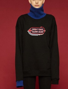 Simple high necked embroidery neckline collar coloured loose high collar sweater